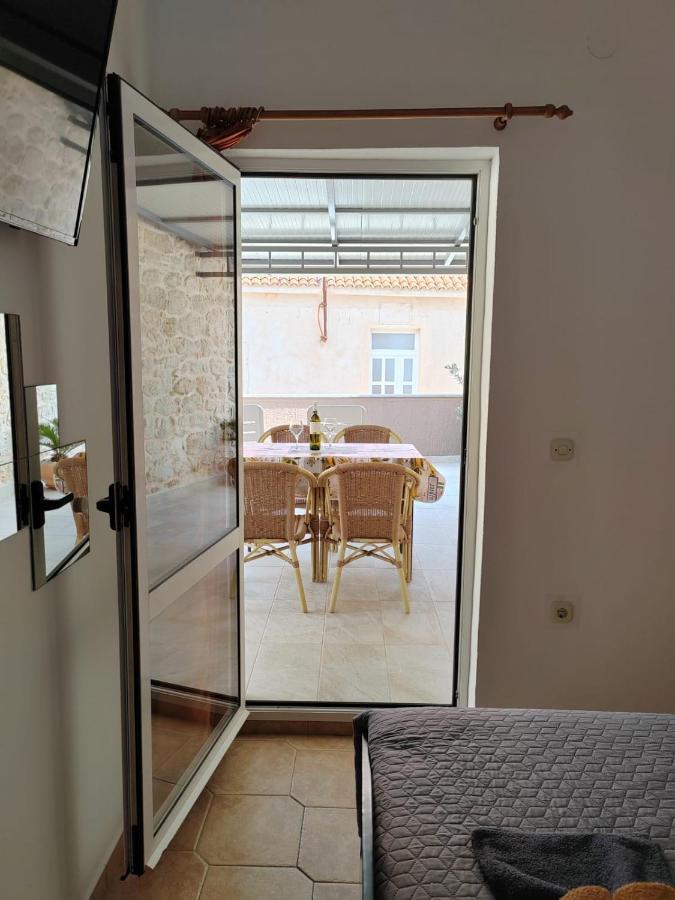 Apartments Turan Centrally Located With Free Parking อีกราเน ภายนอก รูปภาพ