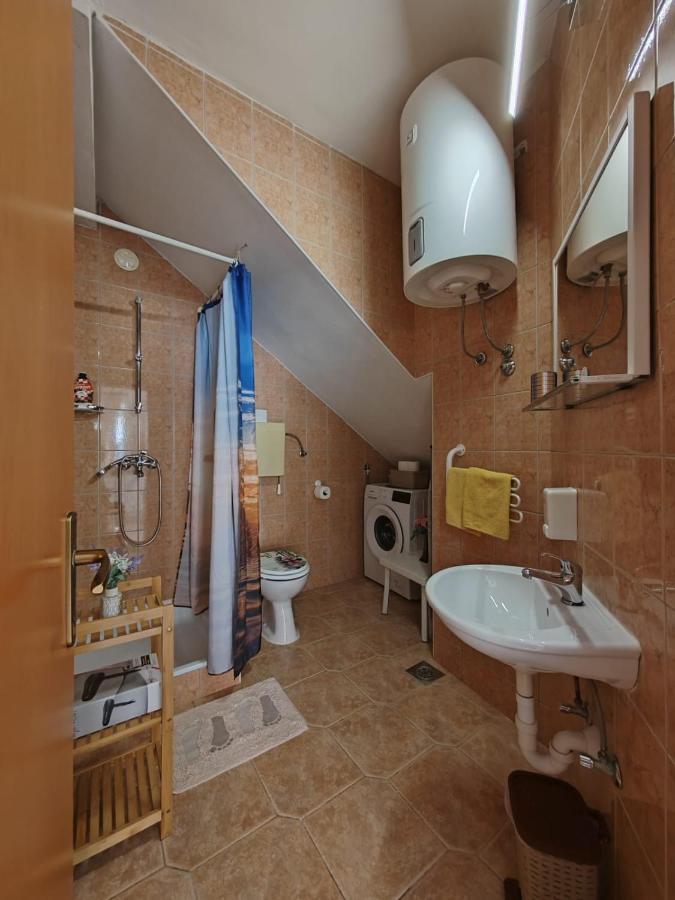 Apartments Turan Centrally Located With Free Parking อีกราเน ภายนอก รูปภาพ