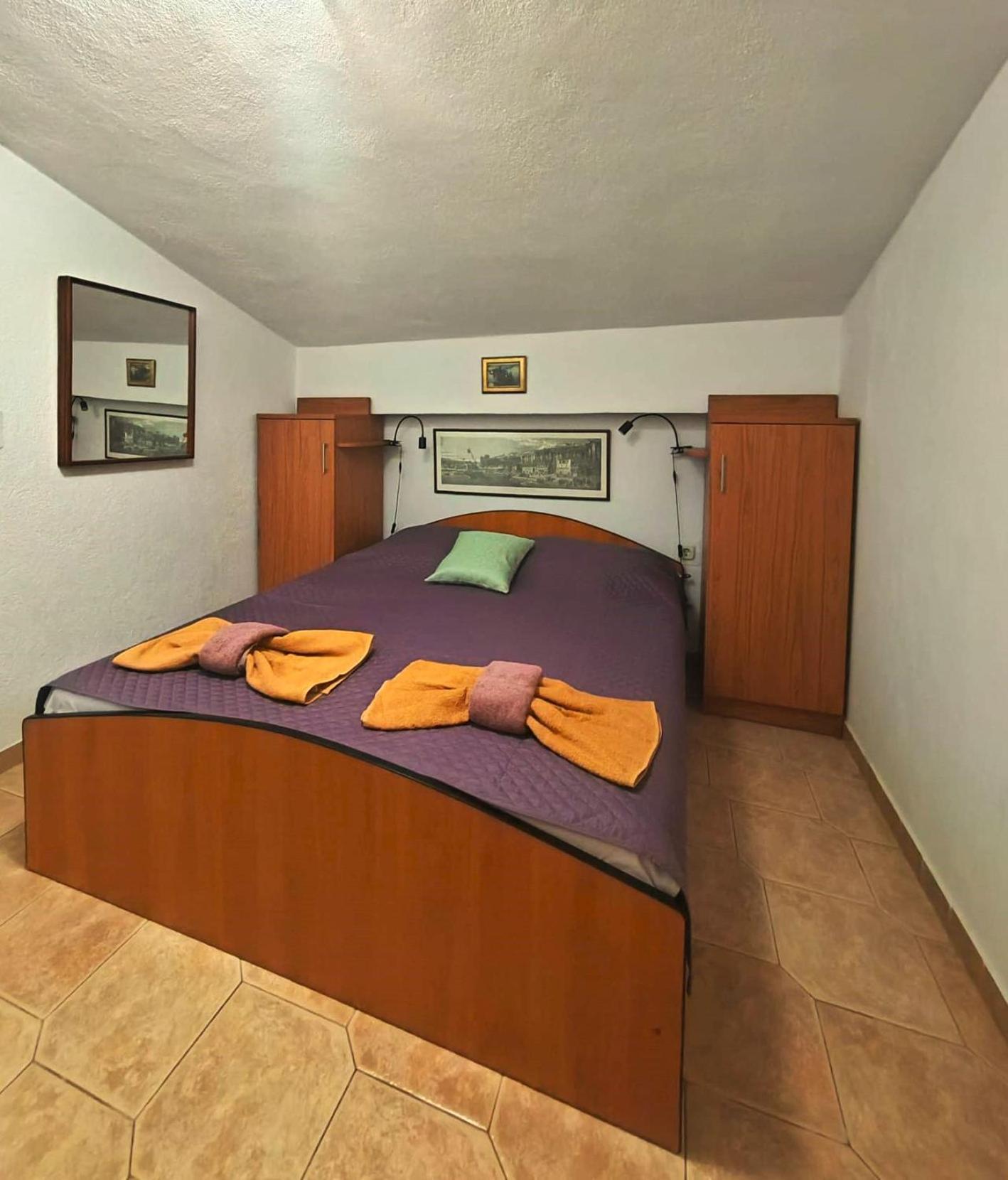 Apartments Turan Centrally Located With Free Parking อีกราเน ภายนอก รูปภาพ
